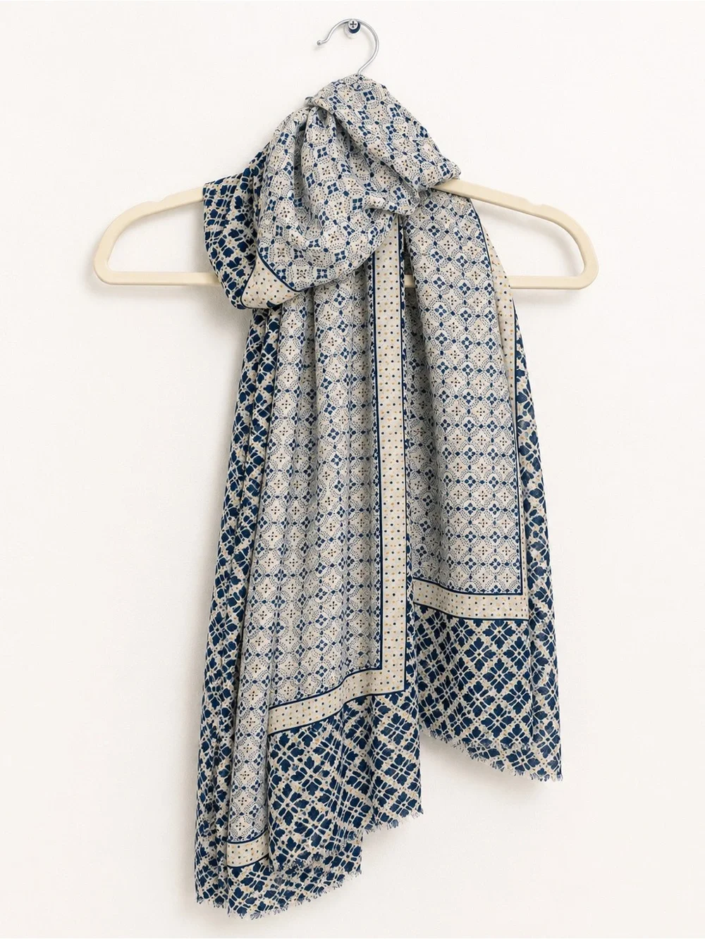 NWT Cotton Blue White Tile Print Oversized Scarf Wrap Shawl 35x70